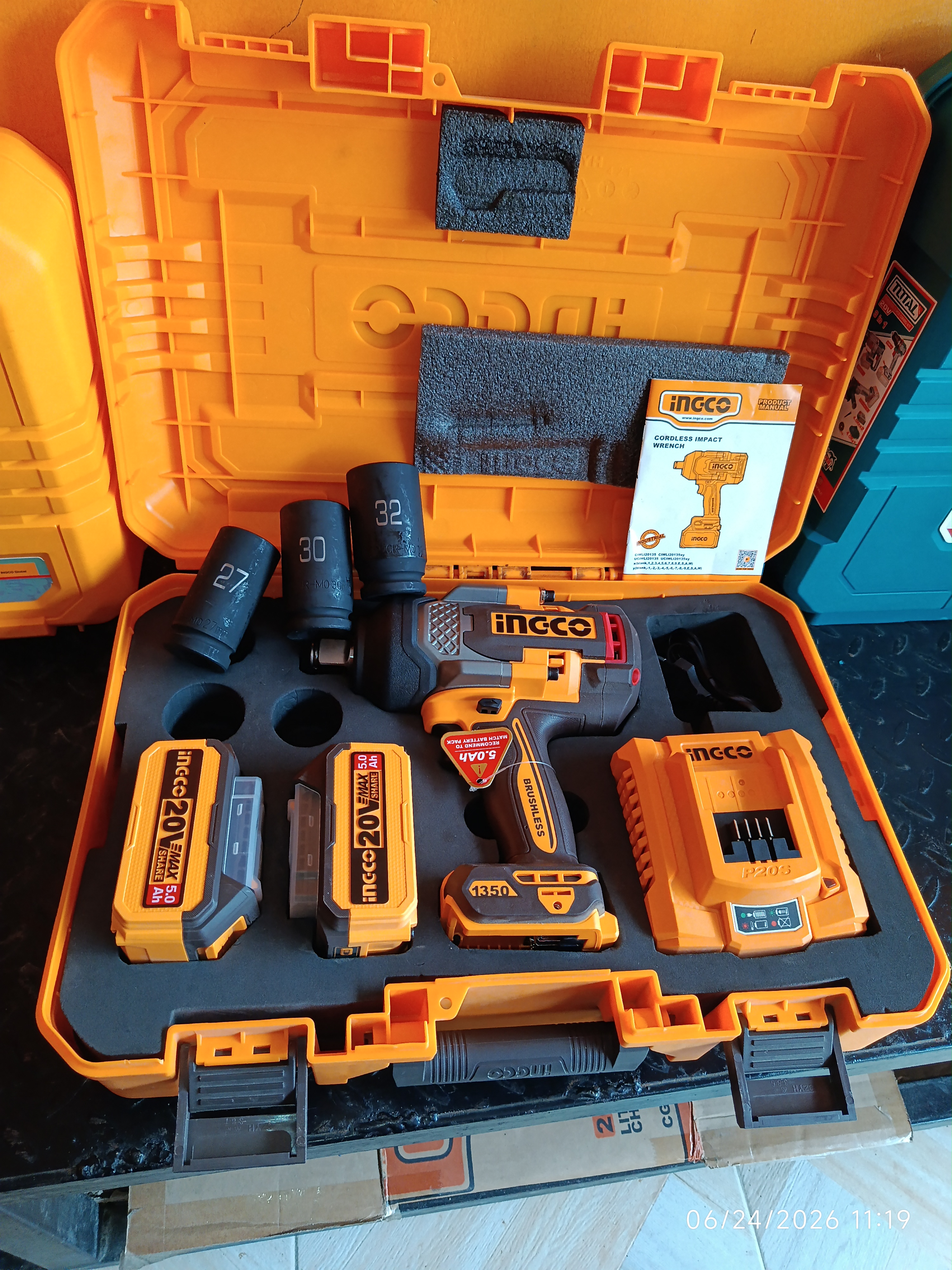 3/4" INGCO CORDLESS IMPACT WRENCH