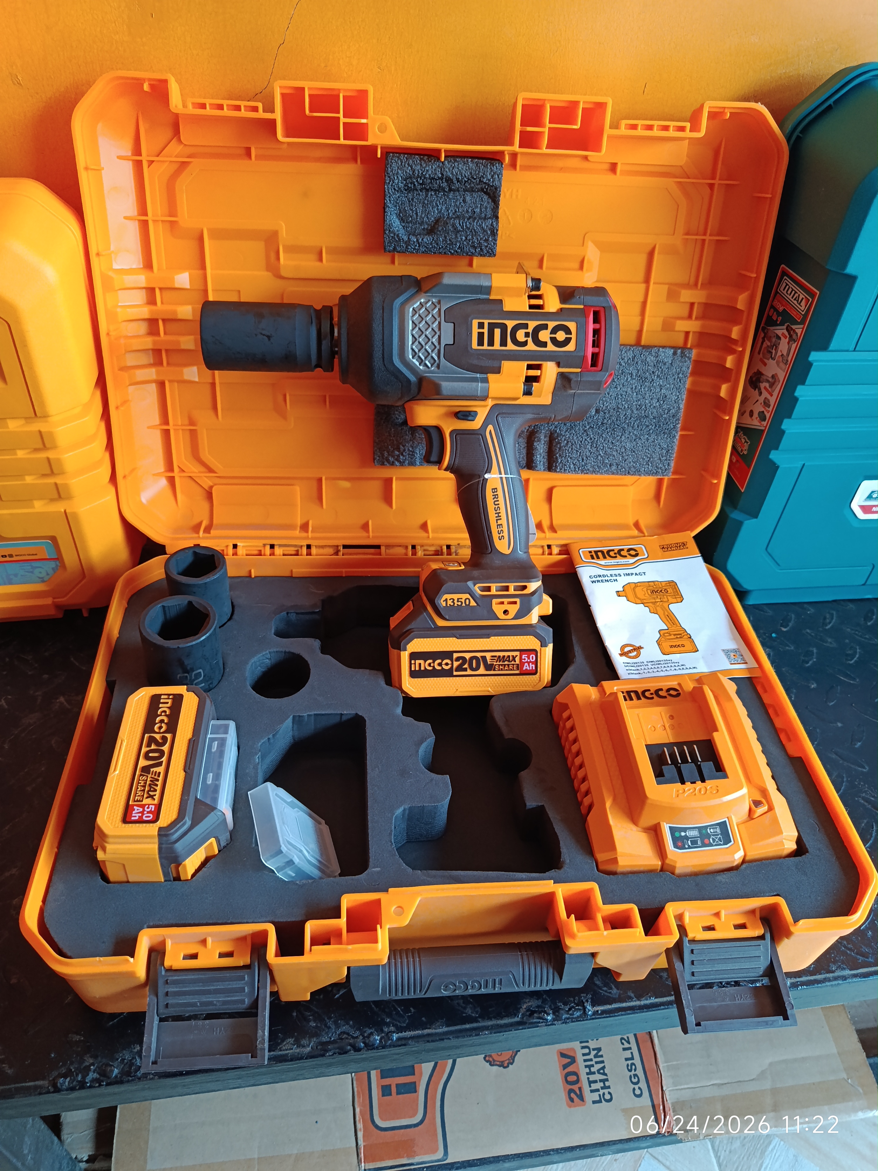 3/4" INGCO CORDLESS IMPACT WRENCH