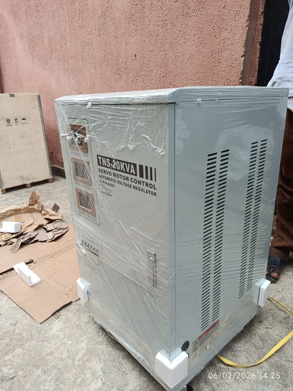 TNS-20KVA Servo Motor Control Automatic Voltage Regulator 3 Phase